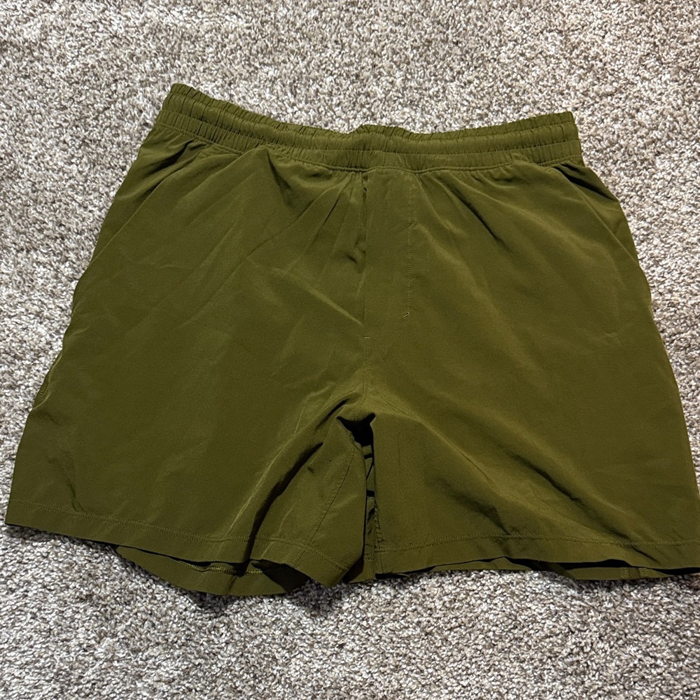 Lululemon Pace Breaker 5” LL Sz M Olive